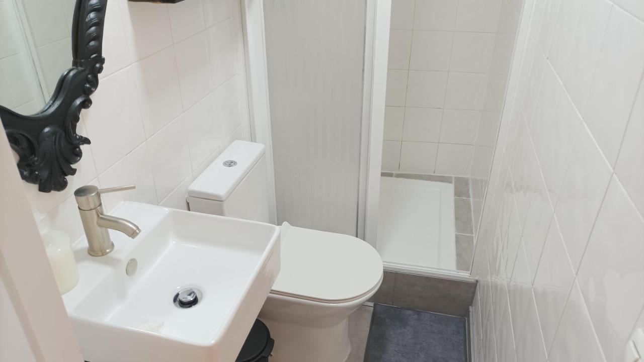 1 Bedroom Apartment - Tv Da Madalena 01 리스본 외부 사진